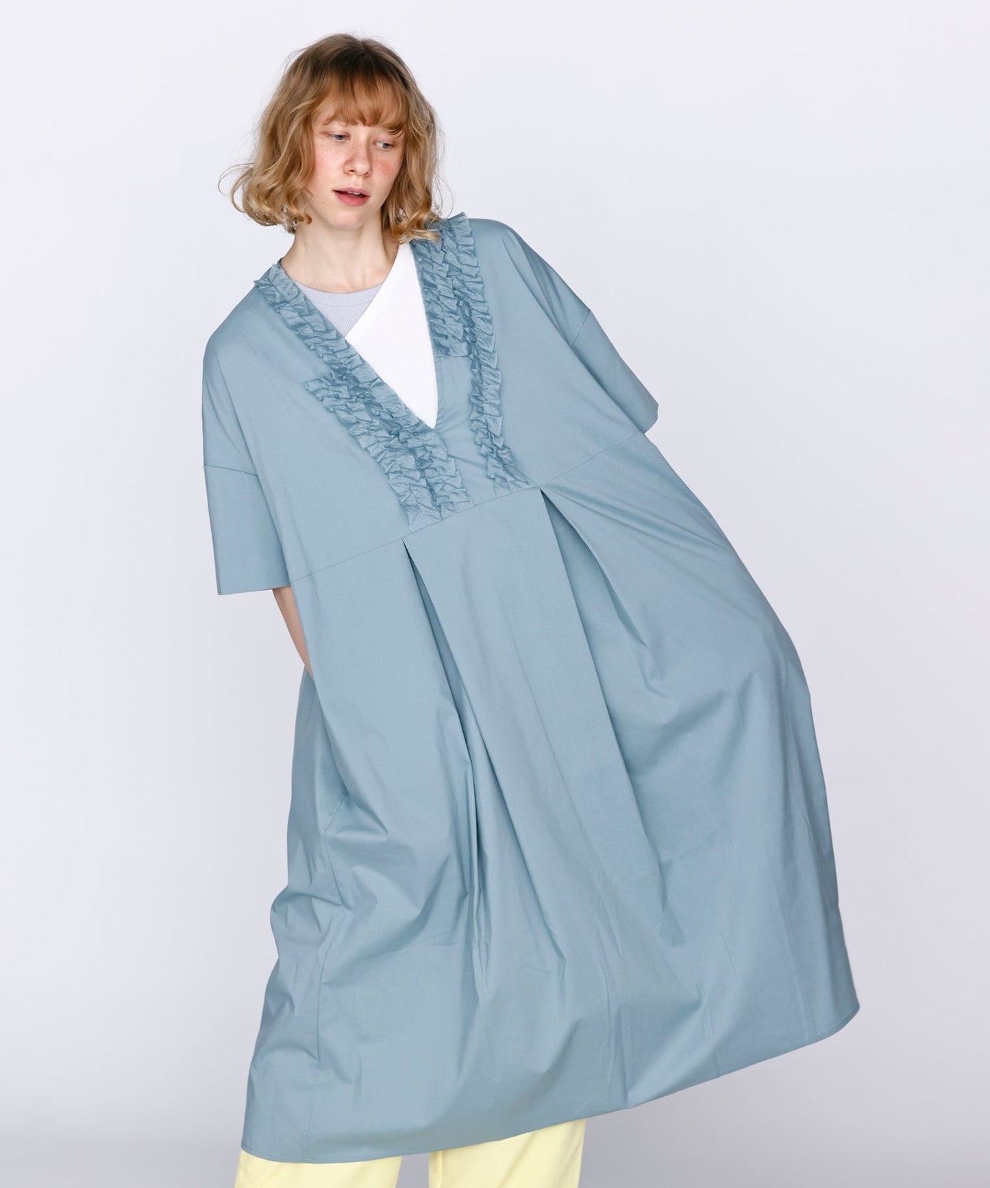 フリルデザインVネックワンピース / LKL25SOP2104