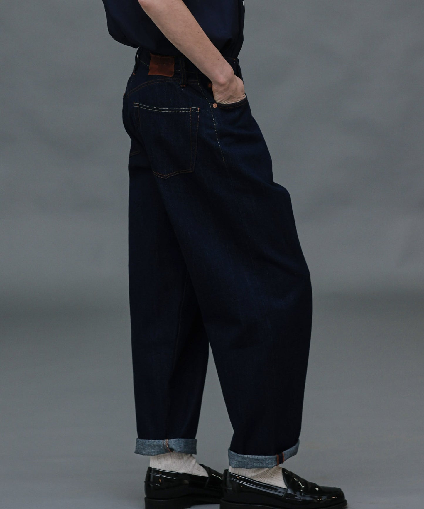 LOOSE TAPERED JEANS / LKL26FPT2168