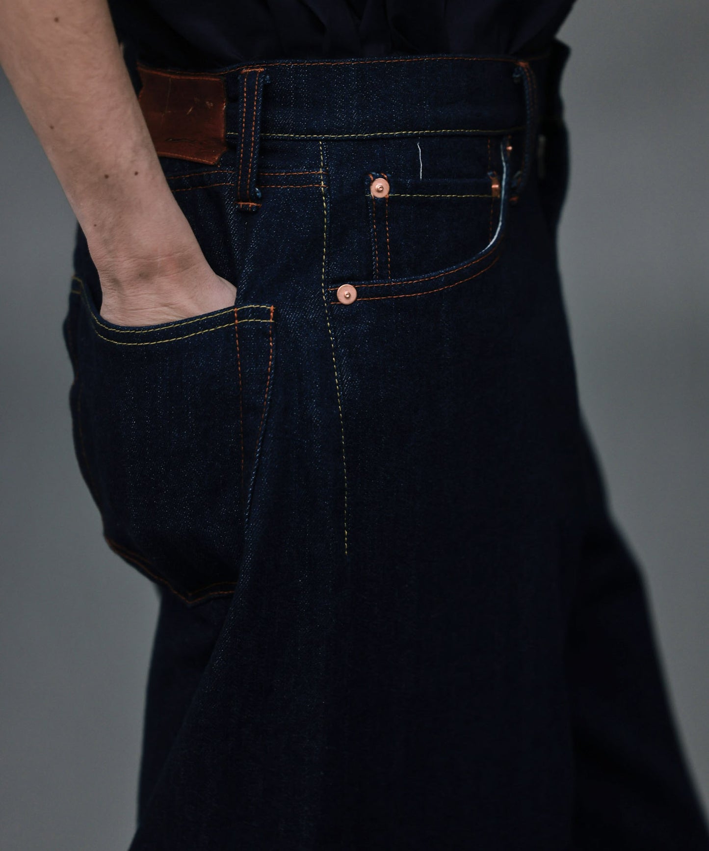 LOOSE TAPERED JEANS / LKL26FPT2168